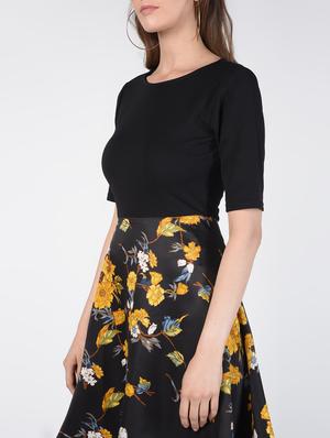 round neck floral flared dress - 16422387 - Standard Image - 5
