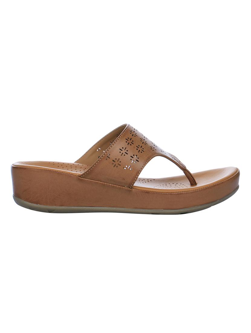 tan toe separator sandals - 16429041 - Zoom Image - 2