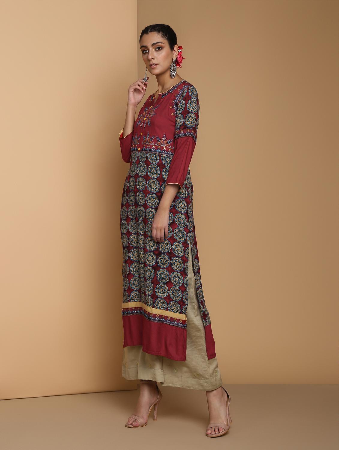 embroidered straight kurta - 16444638 - Zoom Image - 2