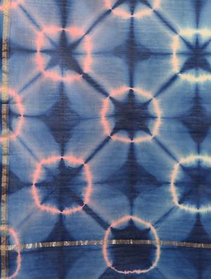 contrast shades tie & dye saree with blouse - 16450393 - Standard Image - 5