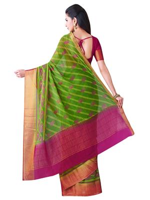 paisley banarasi saree with blouse - 16471533 - Standard Image - 2