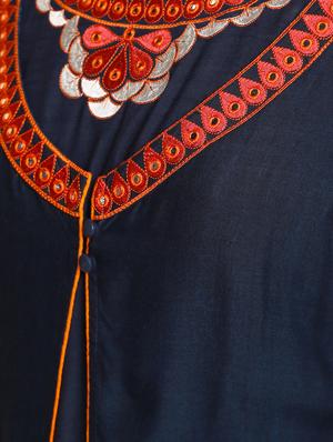 embroidered kurta with jacket - 16483209 - Standard Image - 5