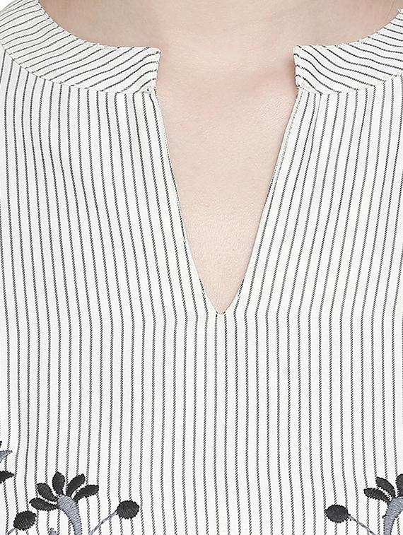 notch neck embroidered top - 16513078 - Zoom Image - 5