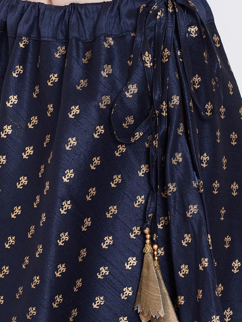 contrast printed lehenga - 16542130 - Zoom Image - 5