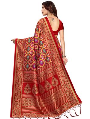conversational printed saree with blouse - 16620463 - Standard Image - 2