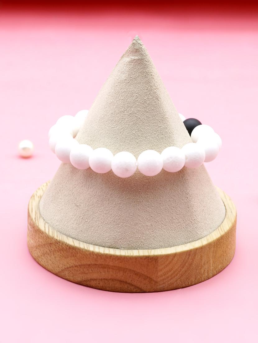 white bangle bracelet - 16636105 - Zoom Image - 2
