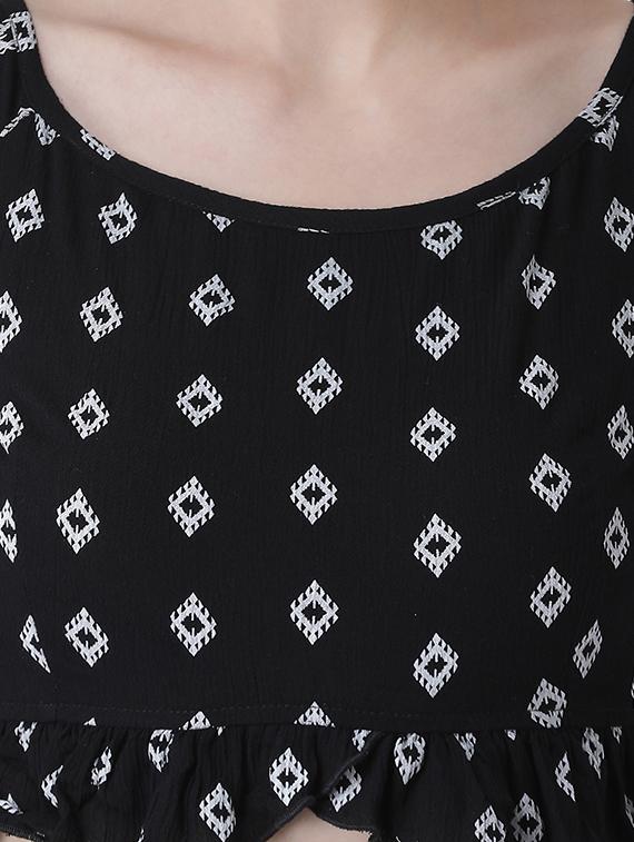 tie up back gathered crop top - 16649473 - Zoom Image - 5