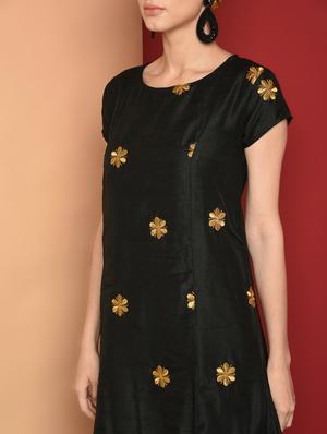 embroidered chanderi a-line kurta - 16654282 - Standard Image - 5