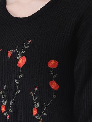 round neck embroidered pullover - 16657528 - Standard Image - 5
