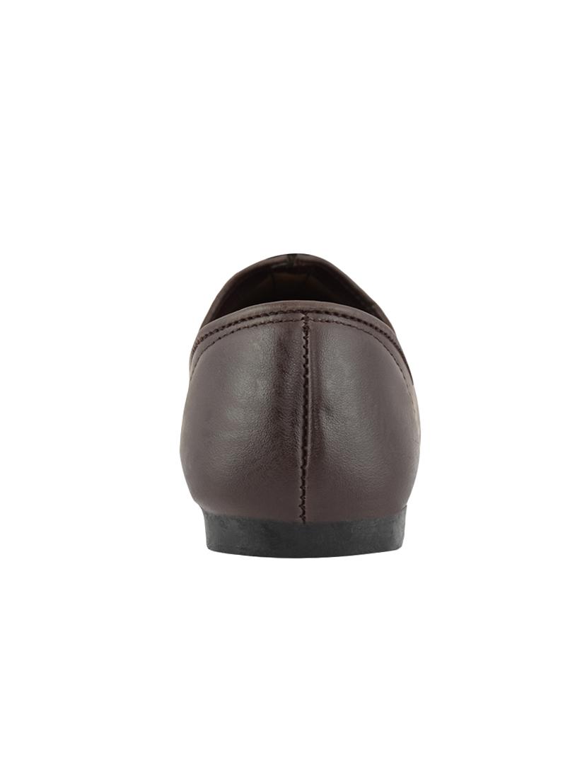 brown leatherette slip on jutis - 16666262 - Zoom Image - 2