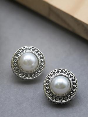 white silver studs earring - 16667677 - Standard Image - 2