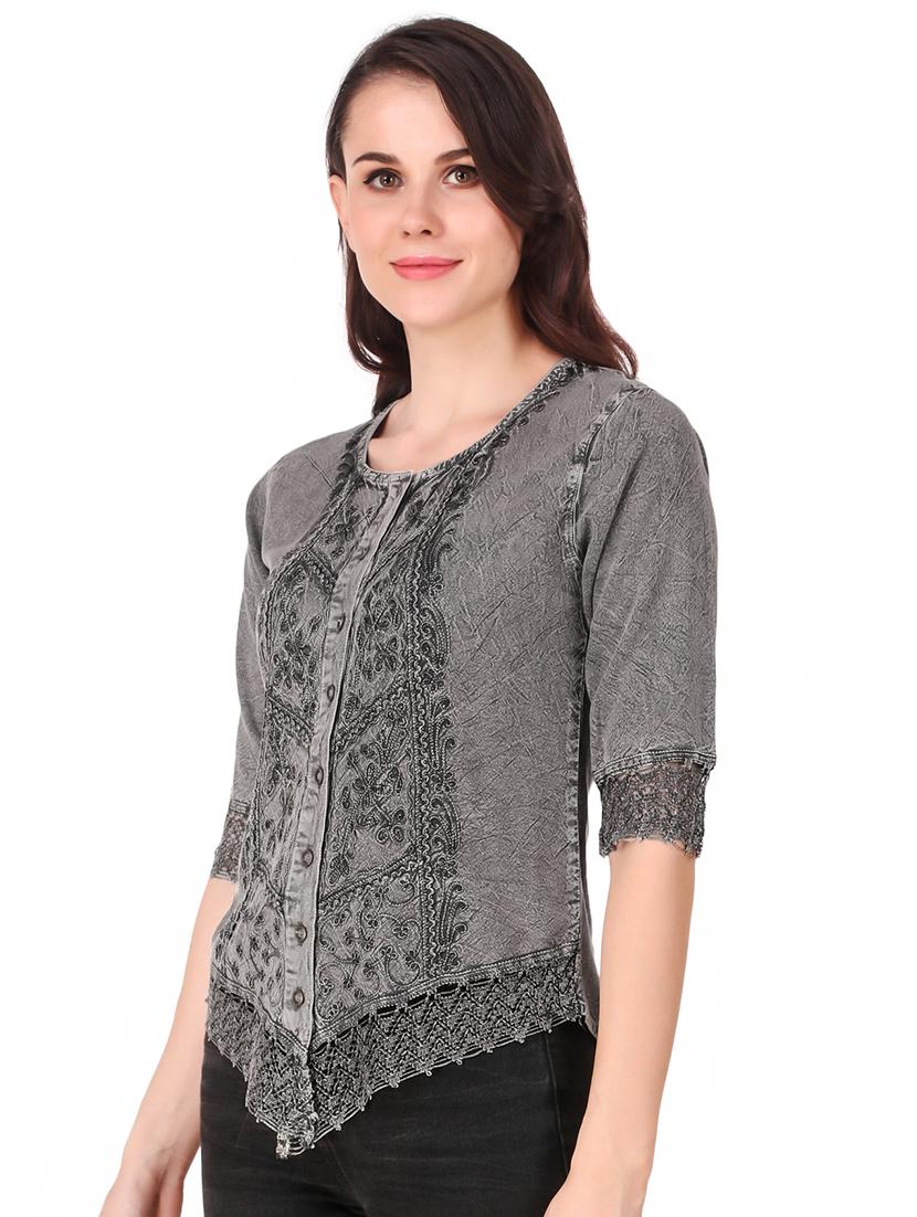 round neck embroidered laced detai top - 16684367 - Zoom Image - 2