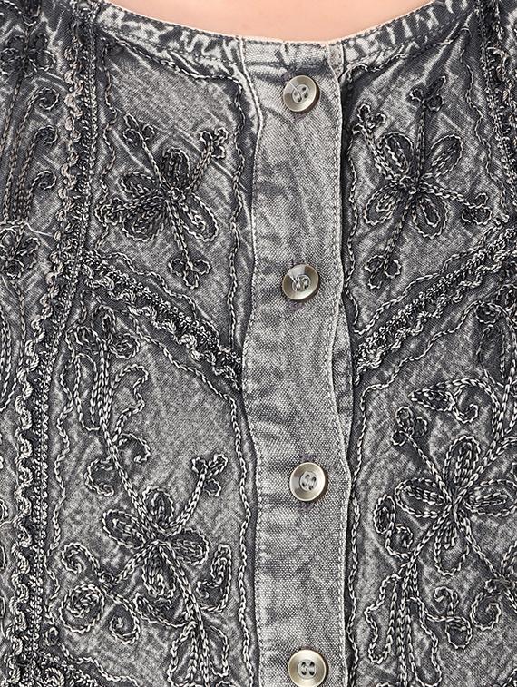 round neck embroidered laced detai top - 16684367 - Zoom Image - 5