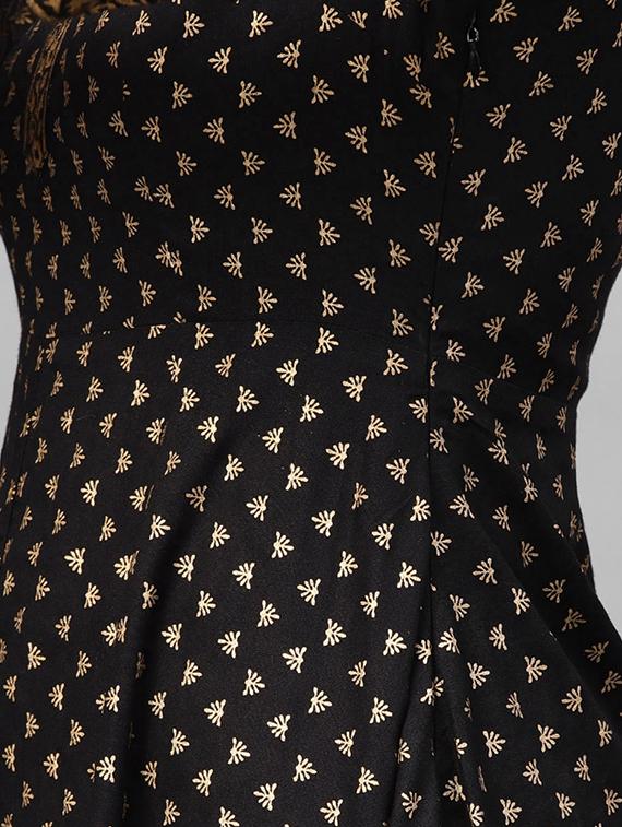 front cowl chinese collar printed dress - 16694723 - Zoom Image - 5