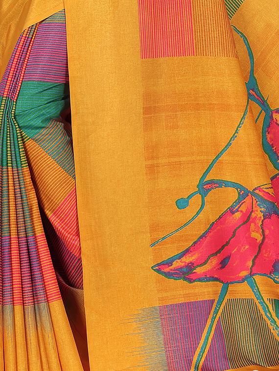contrast printed saree with blouse - 16696627 - Zoom Image - 2