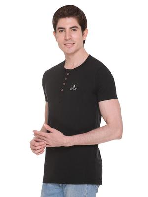 black solid t-shirt - 16698095 - Standard Image - 2