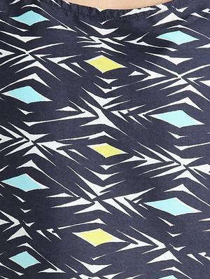 cold shoulder abstract top - 16701332 - Standard Image - 5