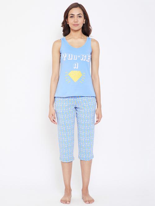 scoop neck graphic tee with capri set - 16704688 - Very Small Image - 1