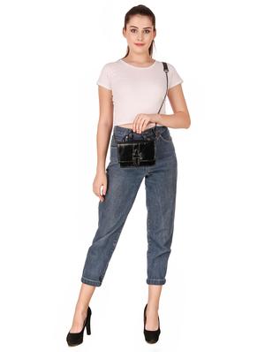 black leatherette (pu) regular sling bag - 16712579 - Standard Image - 5