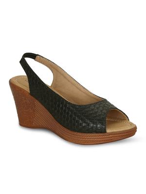 black back strap wedges - 16717322 - Standard Image - 2