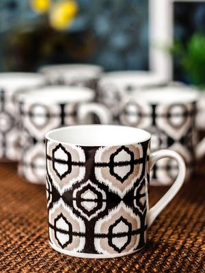 tea cups with geometric design (set of 6) - 16720369 - Standard Image - 2
