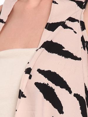 animal print regular shrug - 16773755 - Standard Image - 5