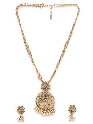 gold metal short necklace - 16811695 - Standard Image - 2