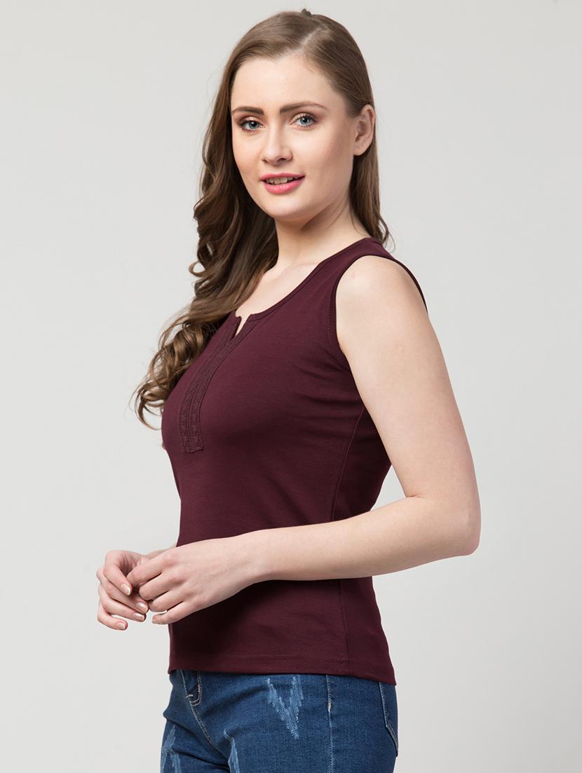 notch neck lace detail top - 16824553 - Zoom Image - 2