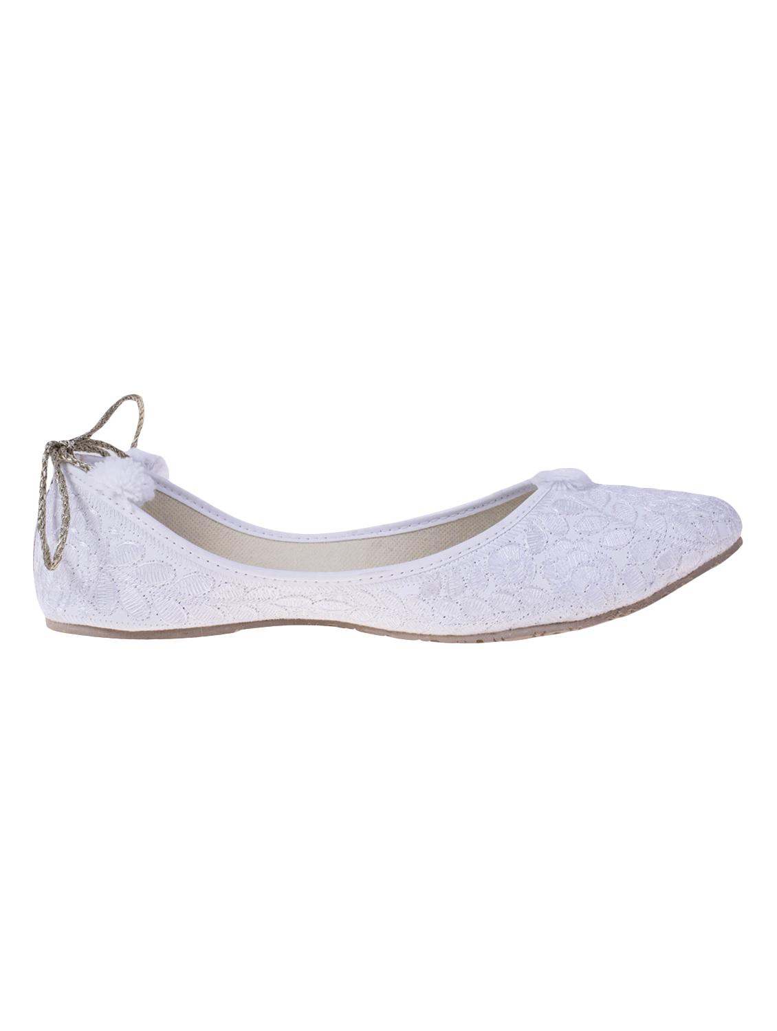 white embroidered jutis - 16876642 - Zoom Image - 2
