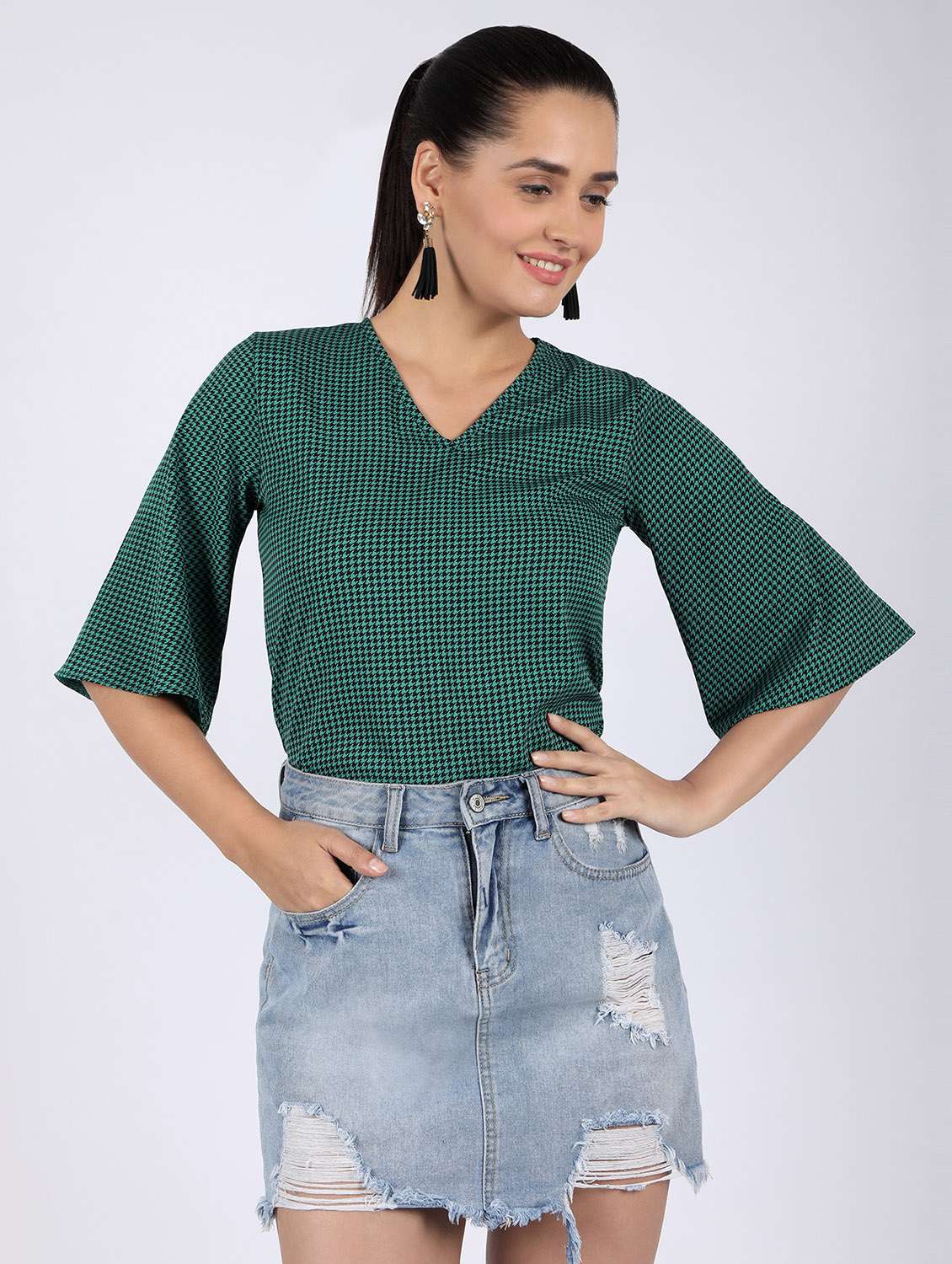 women's straight v neck top