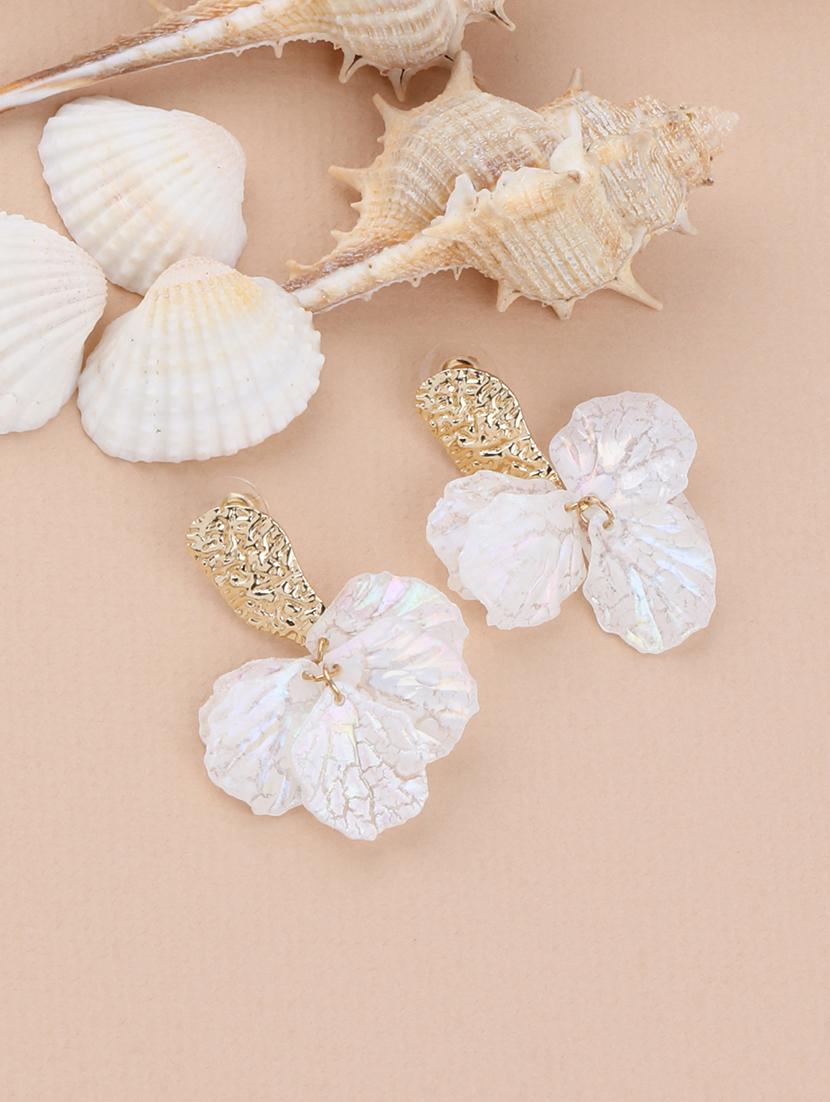 white metal studs earring - 16979630 - Zoom Image - 2