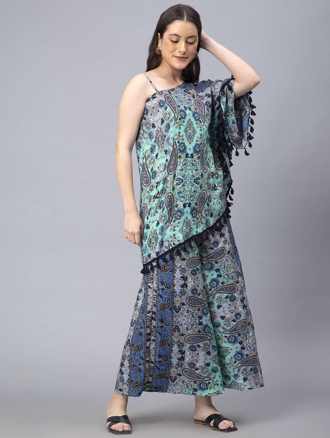 women paisley printed kurta palazzo set