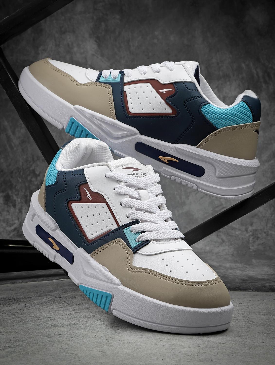 men lace up sneaker