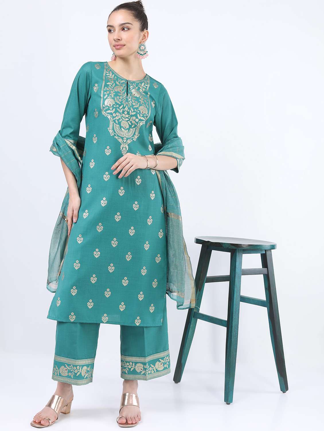 women turquoise kurta pant set with dupatta