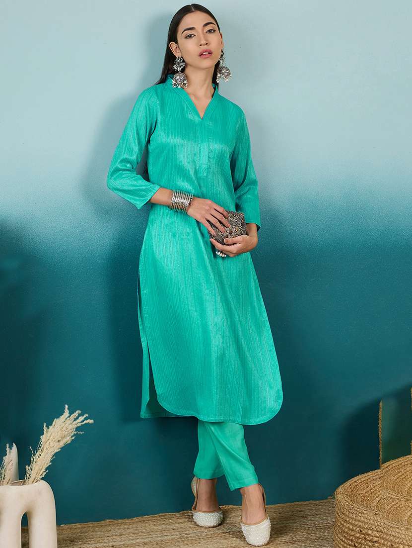 women self design v neck kurta pant set