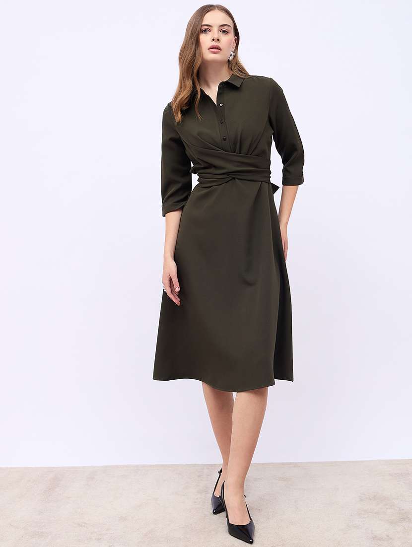 women solid collared fit & flare dress