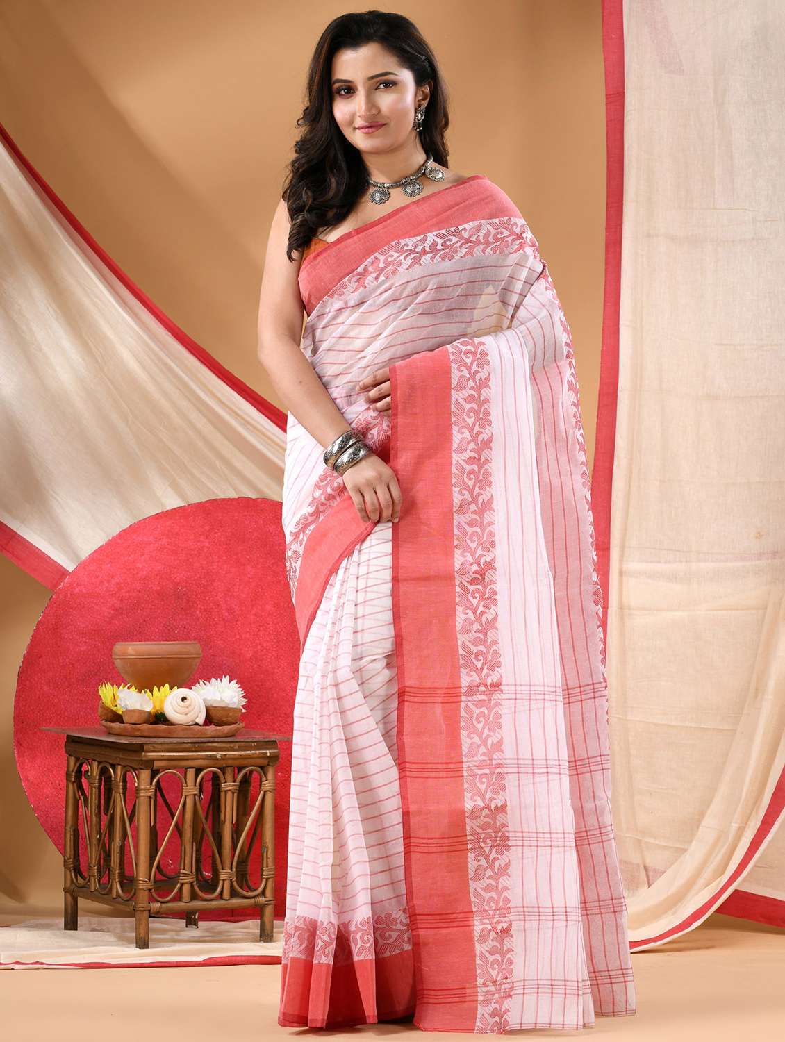 women self design tant saree
