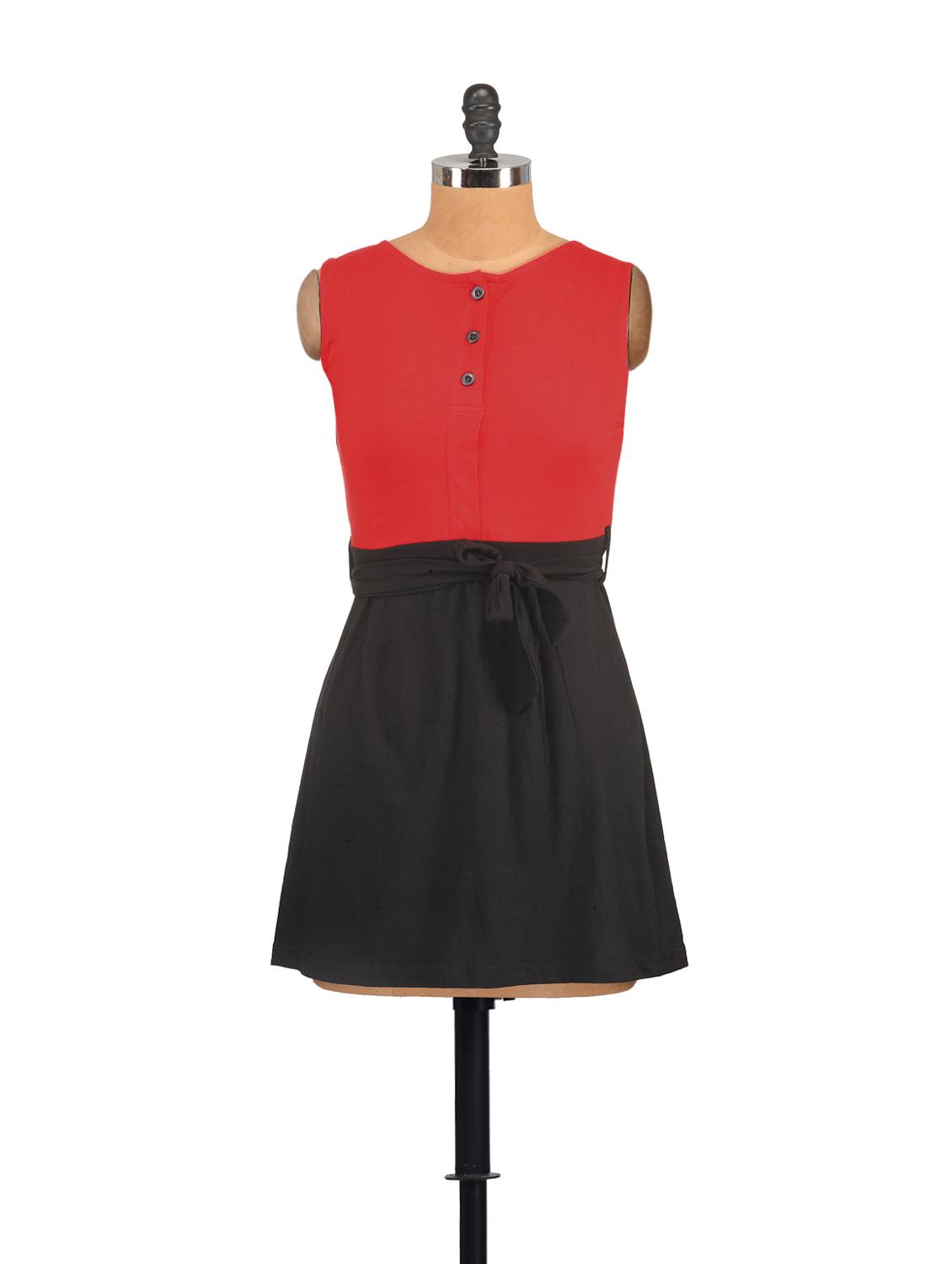 Red And Black Casual Dress With A Tie Up Belt - GRITSTONES