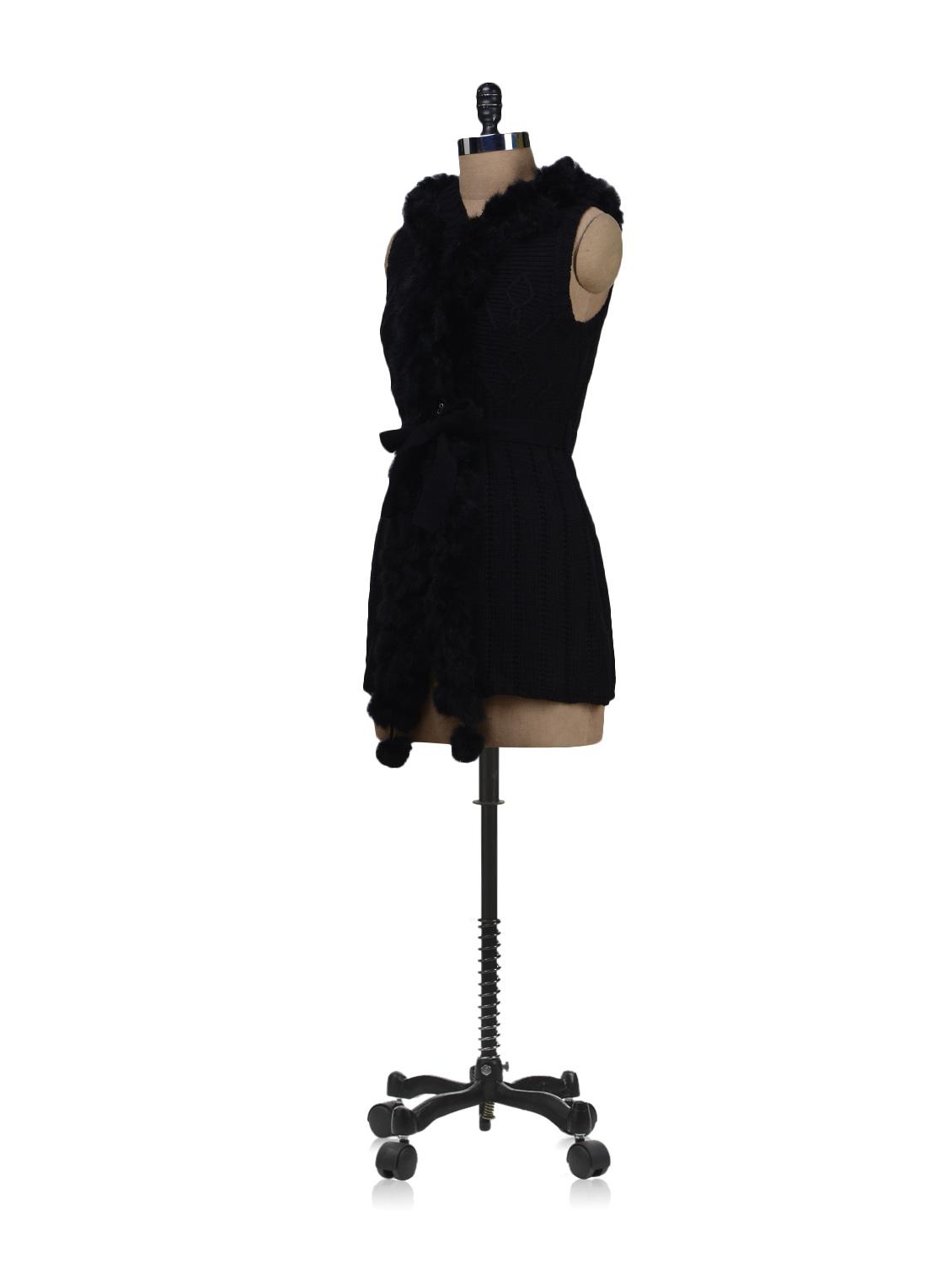 sleeveless black sweater with fur - 51242 - Zoom Image - 2