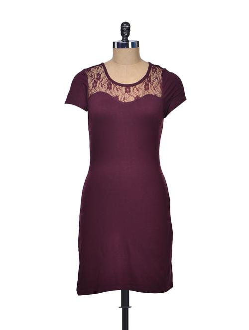 Fitted Maroon Dress With Delicate Lace Yoke - Besiva