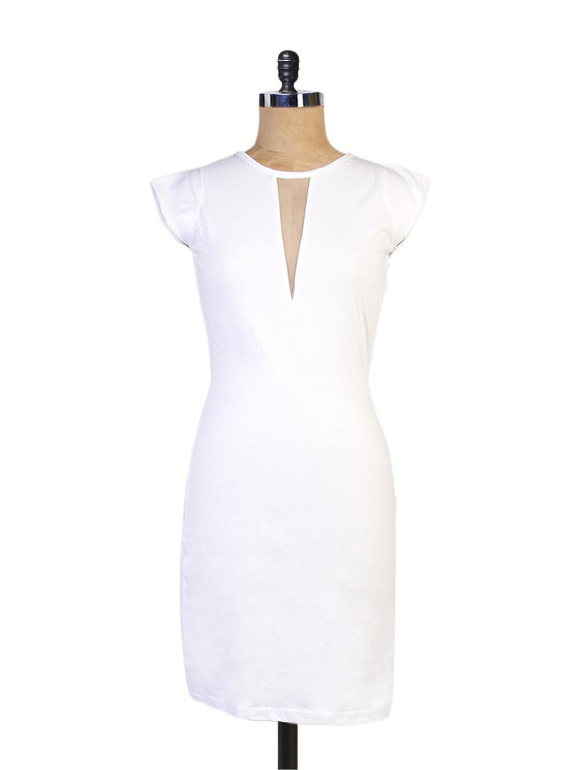 White Dress With Cut-Out Back - Miss Chase
