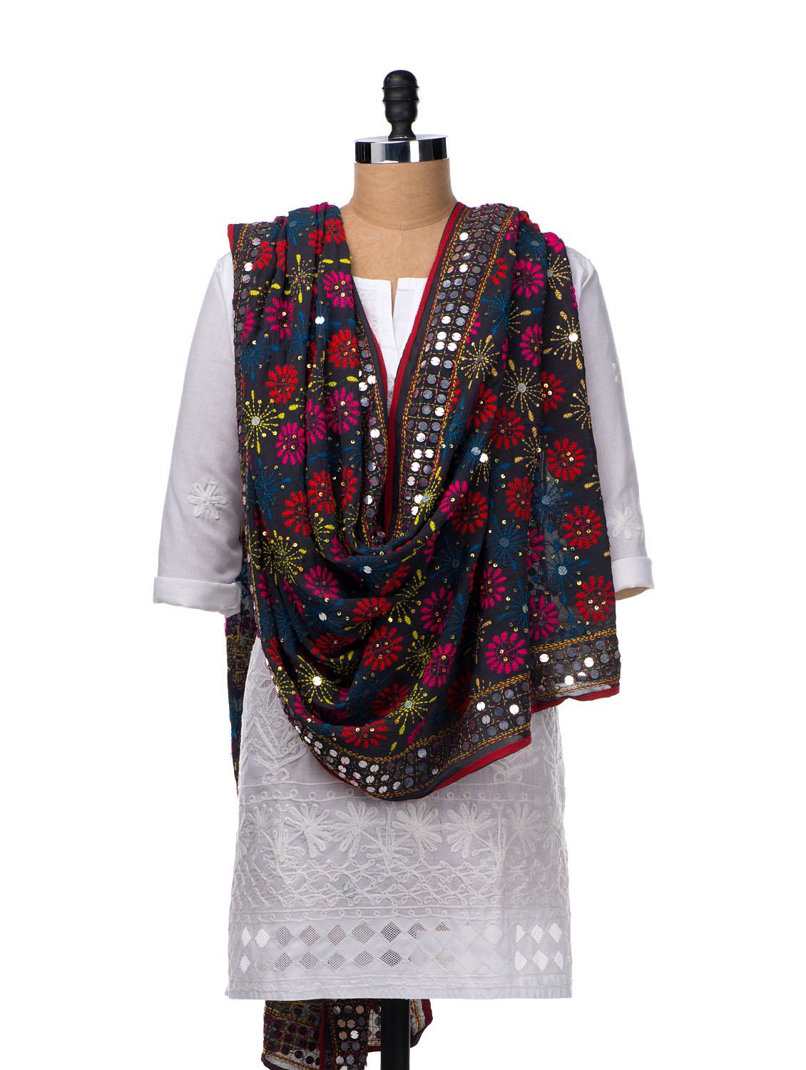 Grey Hand Embroidered Dupatta - Vayana