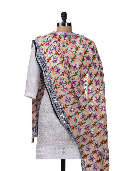 Beautiful White Phulkari Dupatta - Vayana
