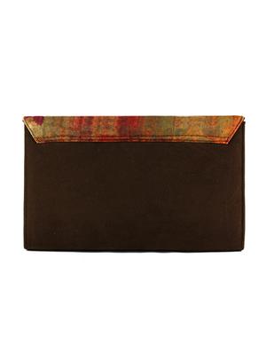 brown graphic printed clutch - 9758326 - Standard Image - 2
