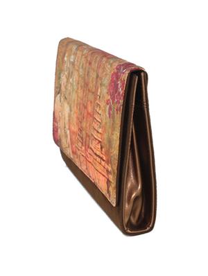 brown graphic printed clutch - 9758326 - Standard Image - 5
