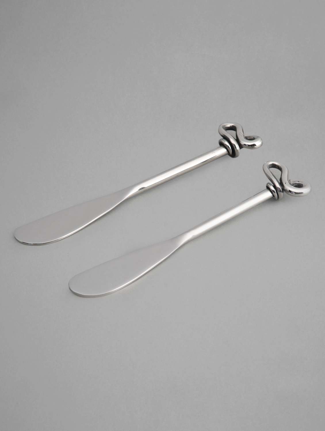 stylist stainless steel server