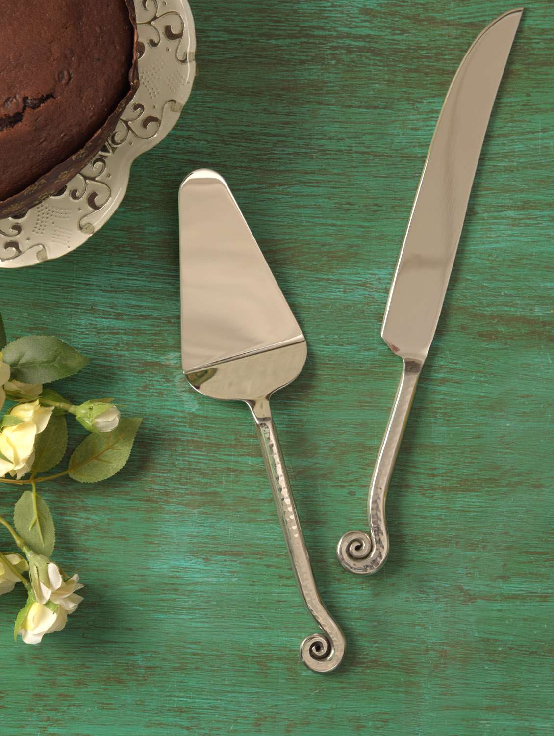 spiral pie server with knife