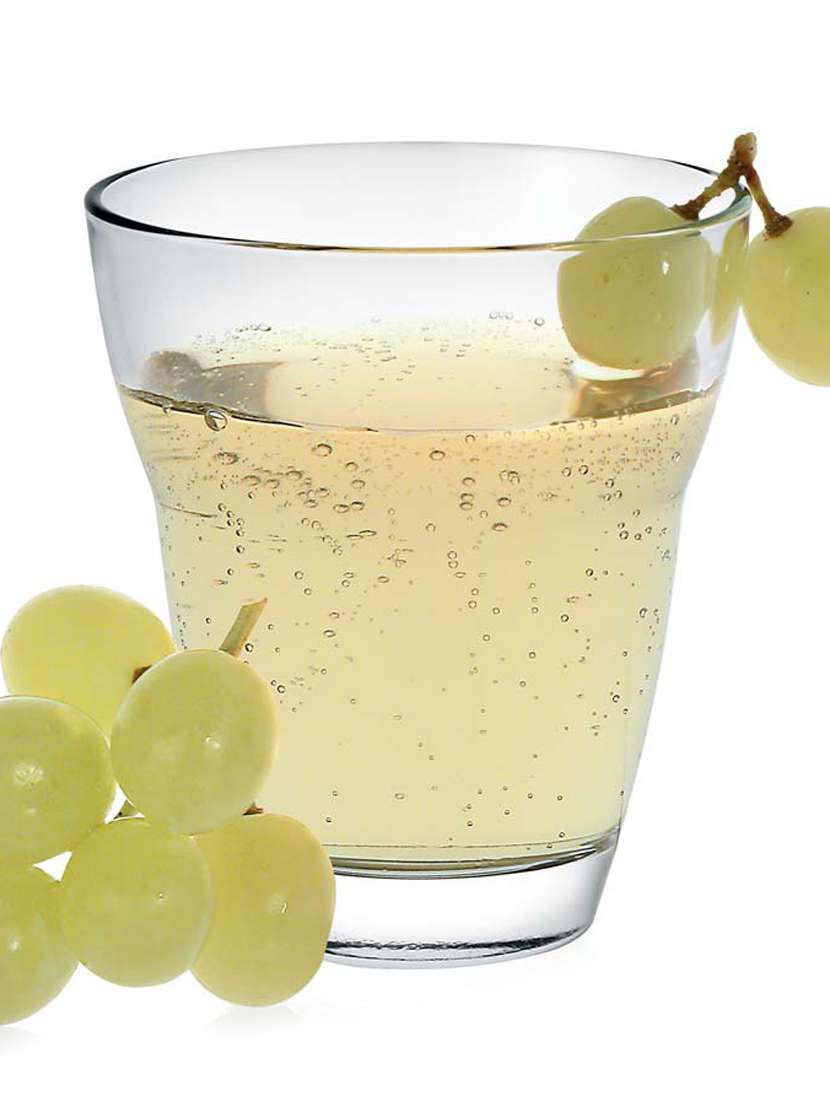 transparent whisky glass tumbler