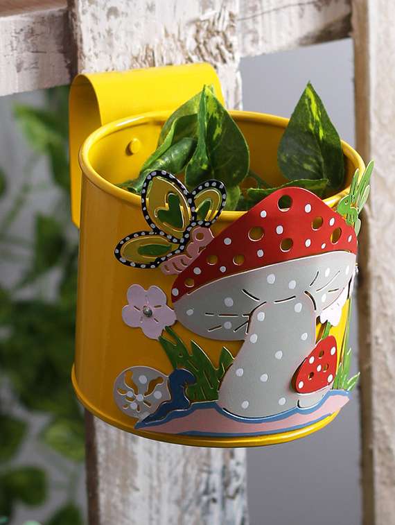 mushroom pot yellow