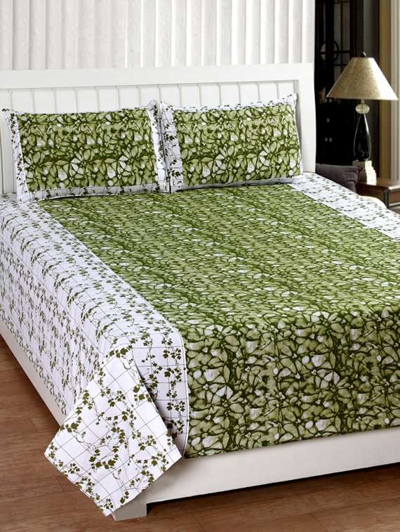 double bedsheet with 2 complimentry pillow covers